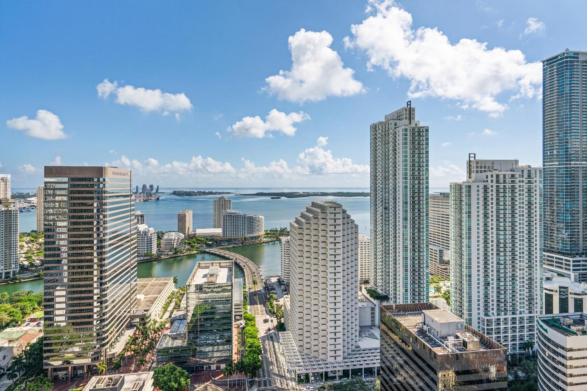 East Miami Hotel Exterior photo