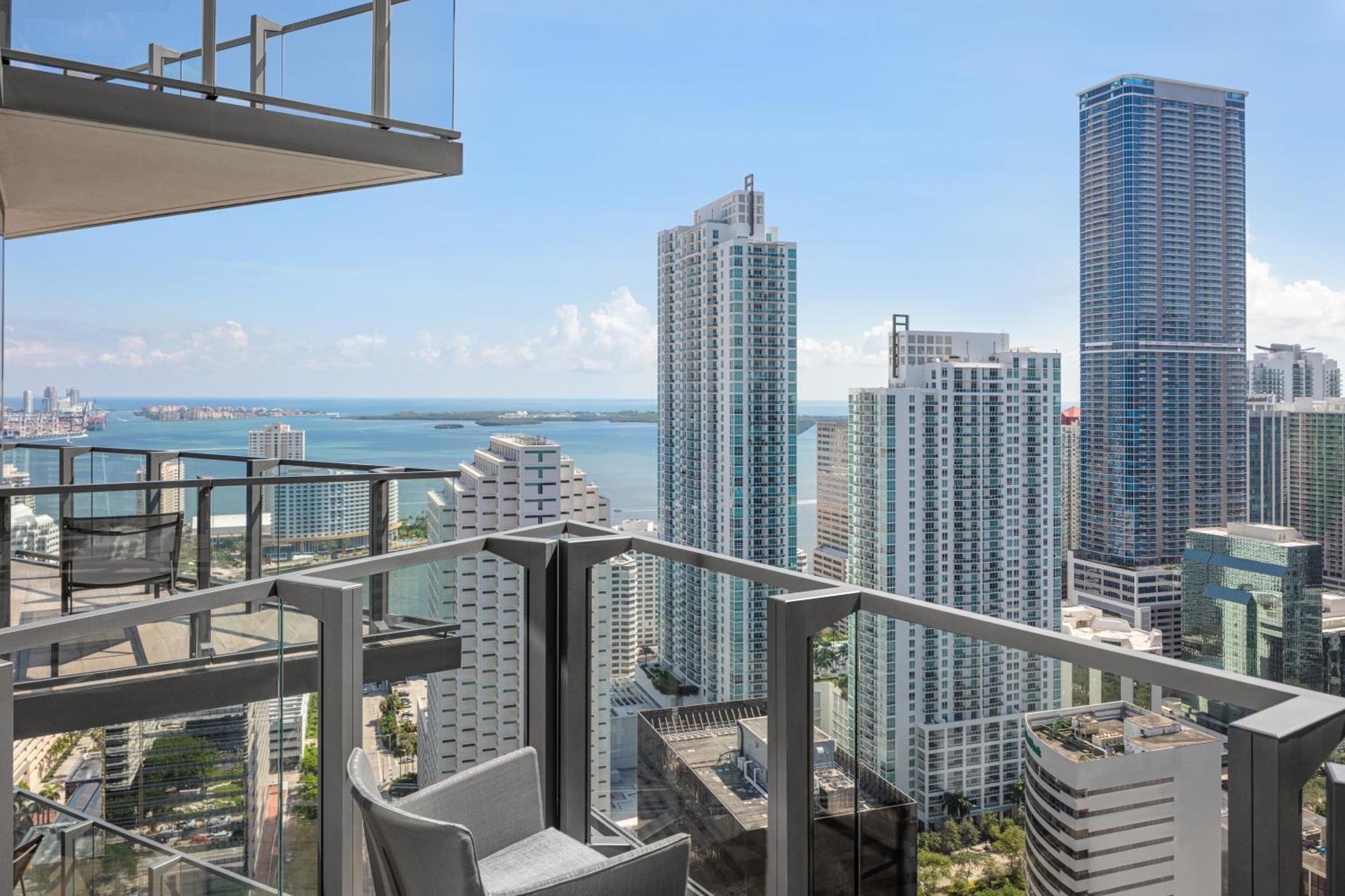 East Miami Hotel Exterior photo